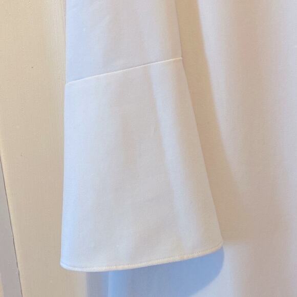 Dylan Gray ivory mini dress Long bell sleeves back keyhole button closure S 6
Ch - Picture 4 of 10
